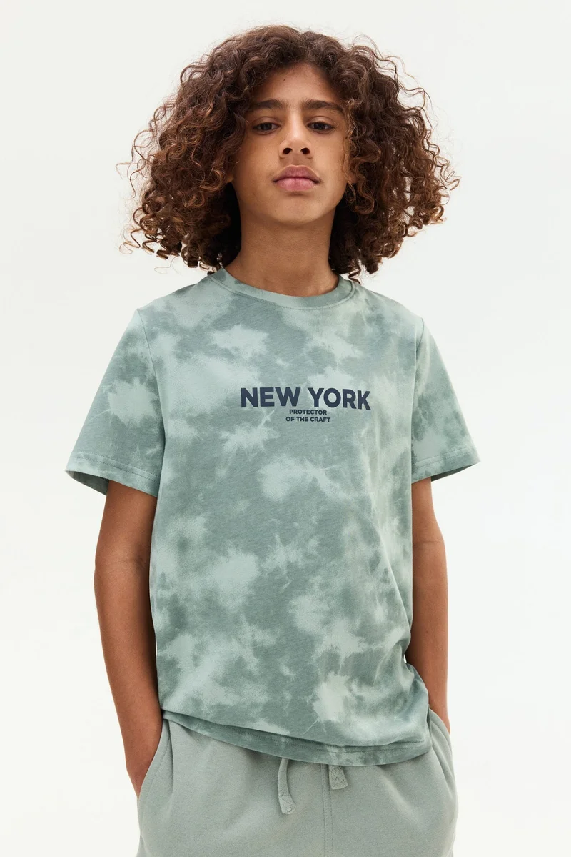 اتش اند ام تي-شيرت